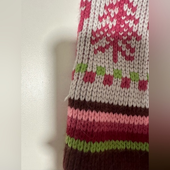 NWT Unbranded Beanie One Size Colorful Pom Pom Sharpie Mark on Label - Picture 2 of 10